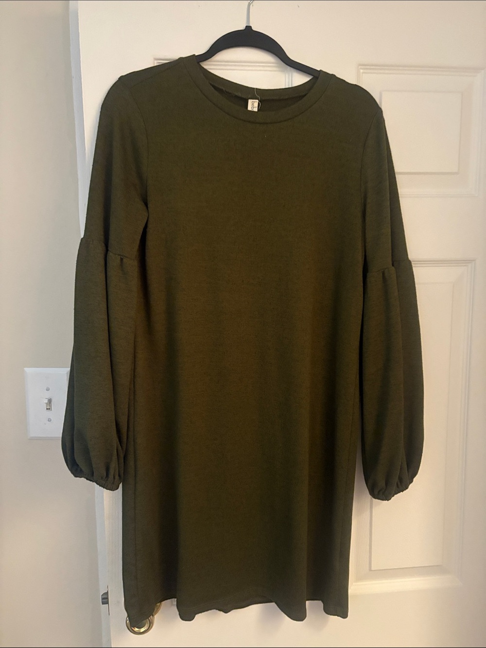 BeBop Olive Green Long Sleeve Balloon Sleeve Shift Dress